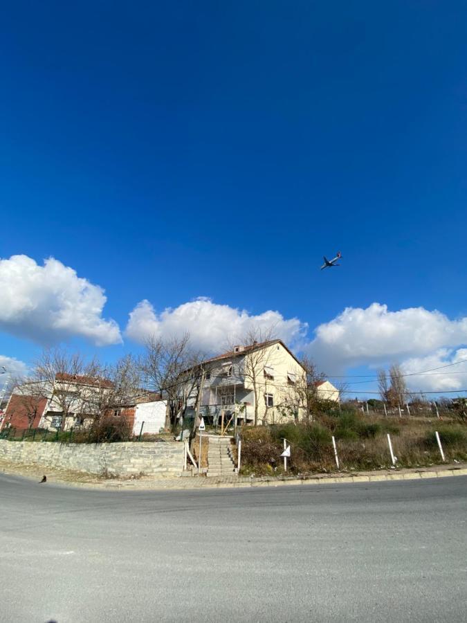 Triplex House Near The Airport Lejlighed Arnavutkoy Eksteriør billede